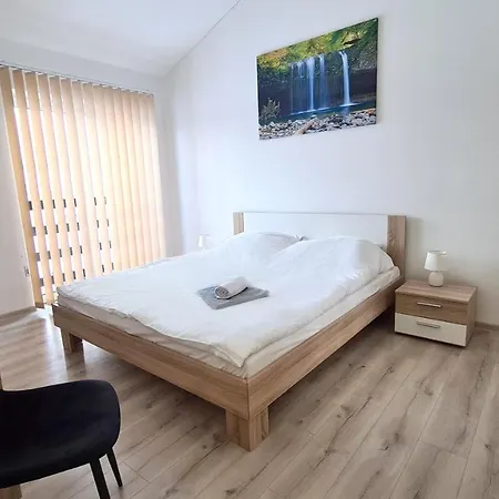 Sandra Apartment *