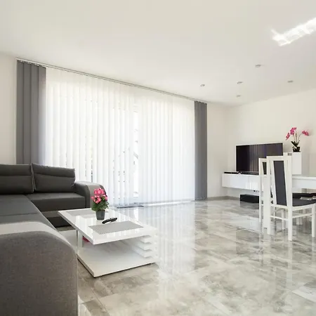 Apartment Sandra